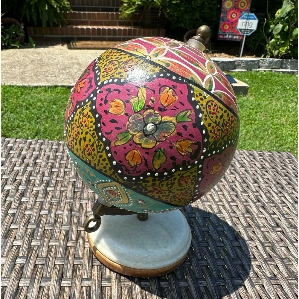 Deco 79 Floral Globe - Modern Home Decor